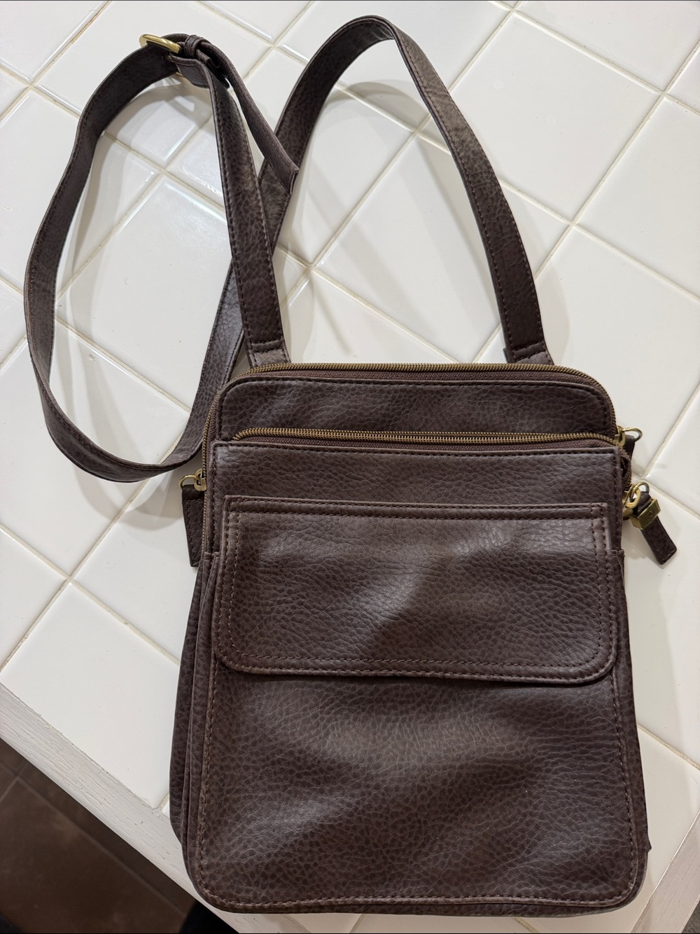 Relic Brown Leather Crossbody Bag - Classic Everyday Carry